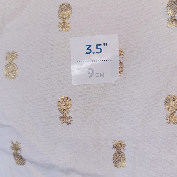 🌹NWT:OLD NAVY GOLD PINEAPPLE CUFFED SHORTS - Picture 4 of 8